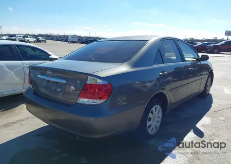 2005 Toyota Camry Le z USA, uszkodzony, nr VIN 4T1BE32K25U603697
